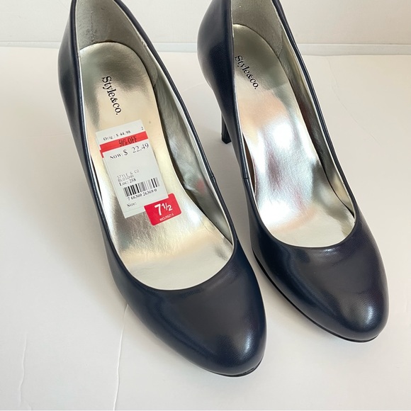 Style & Co. Women’s High Heels Navy Blue Round Toe Pumps 7.5 - Picture 2 of 6